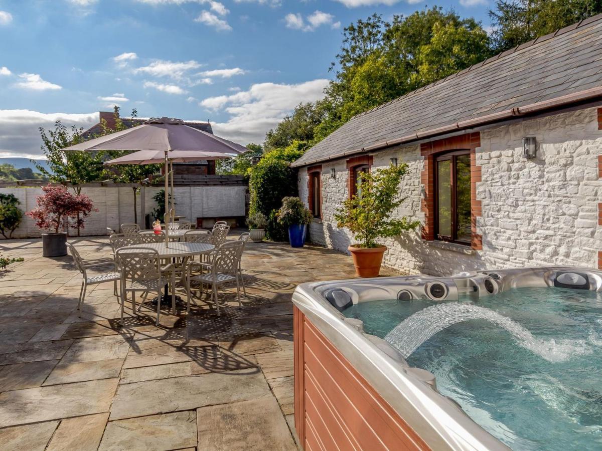 White Horse Farm Villa Abergavenny ภายนอก รูปภาพ